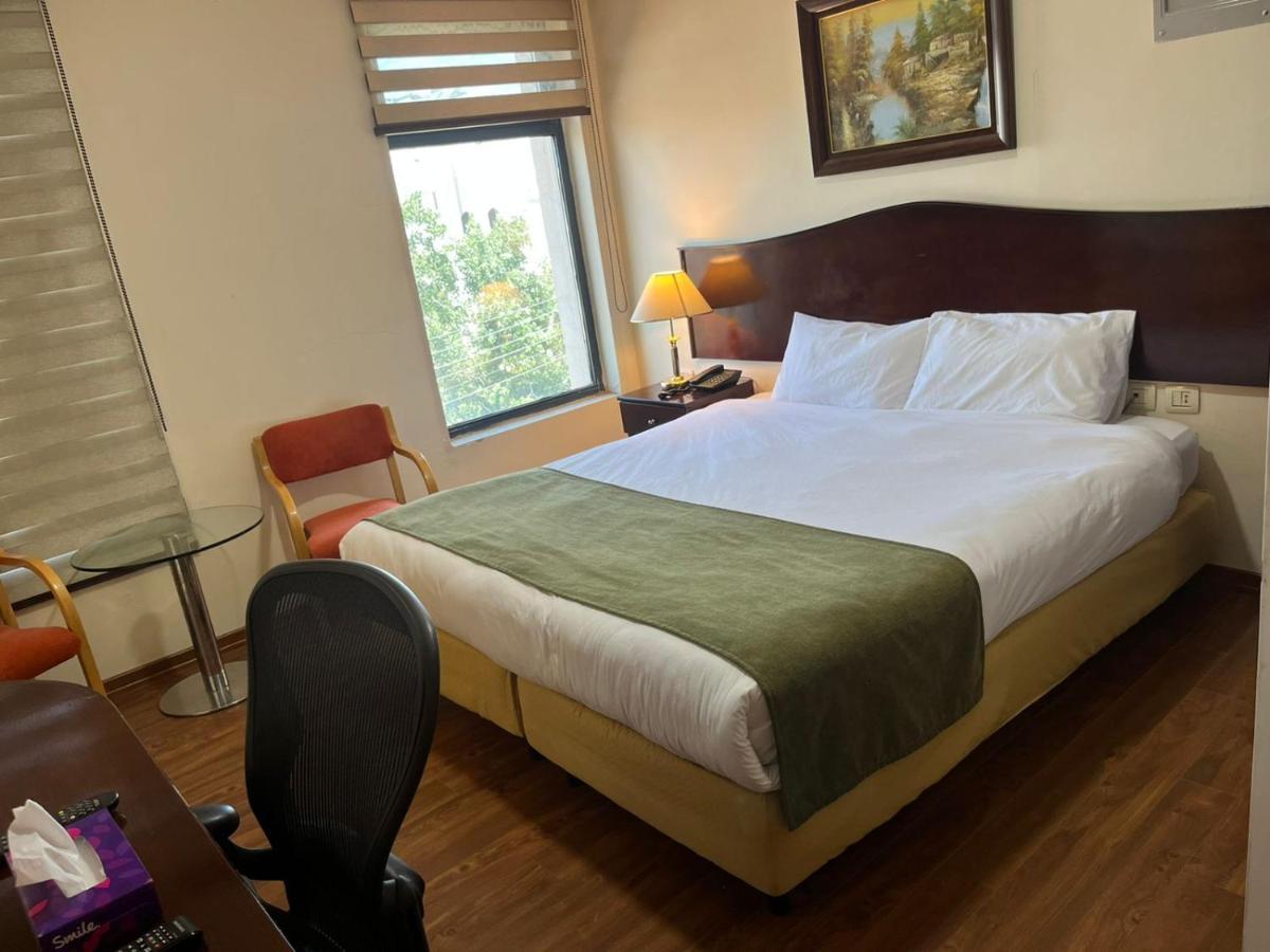 Rozana Hotel Амман Екстер'єр фото